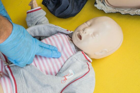 playground emergency preparedness, child safety playground, playground injury prevention, emergency response kids playground, first aid for playground injuries, playground safety tips, child accident response, playground safety equipment, pediatric emergency training, location-specific playground safety